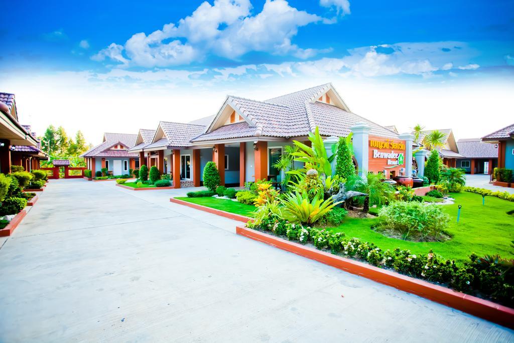 Benwadee Resort Pattaya Ban Pong  Exterior foto